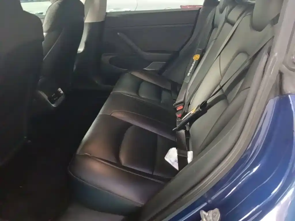 Tesla Model 3 — миниатюра 17