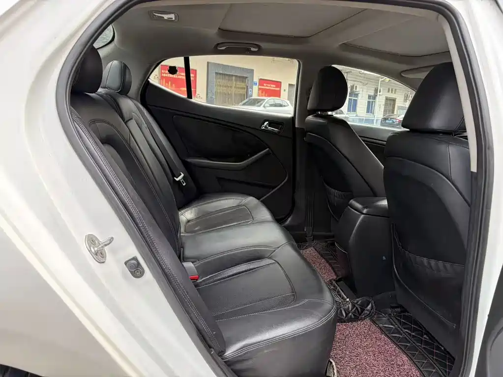 Kia K5 — миниатюра 11
