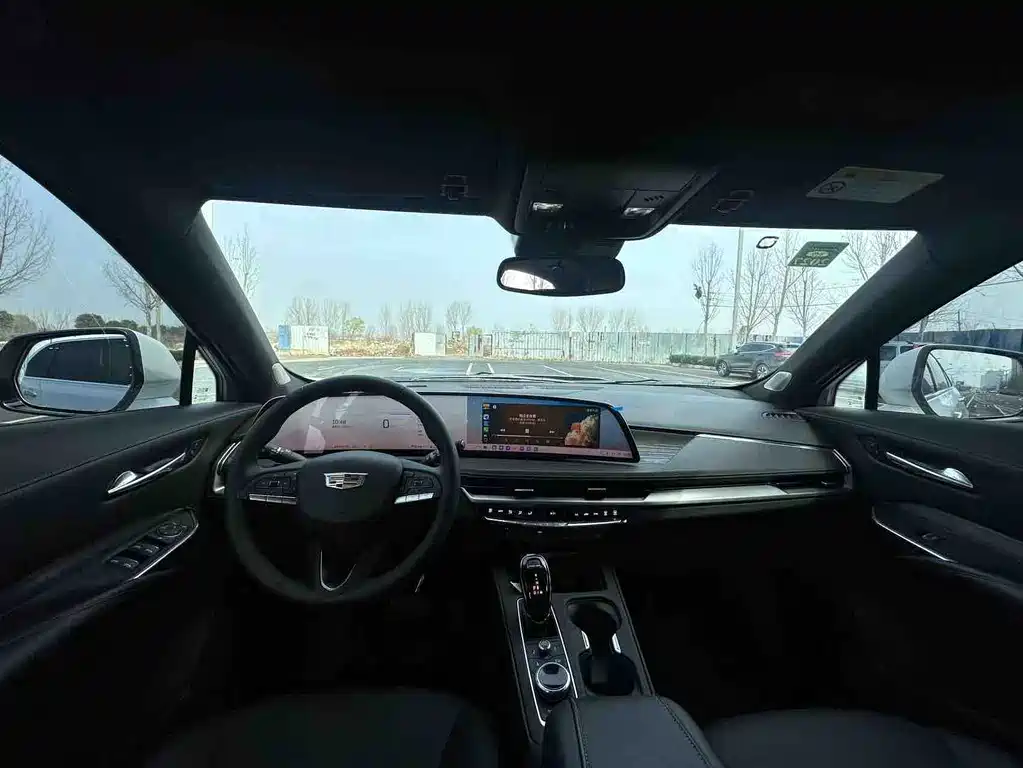 Cadillac XT4 — миниатюра 4