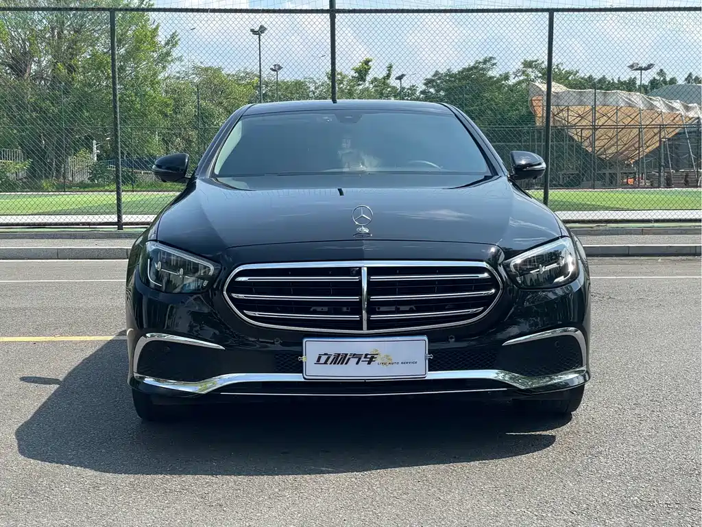Mercedes-Benz E-Class — миниатюра 2