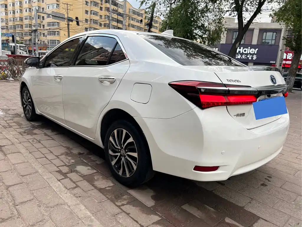 Toyota Corolla — миниатюра 5