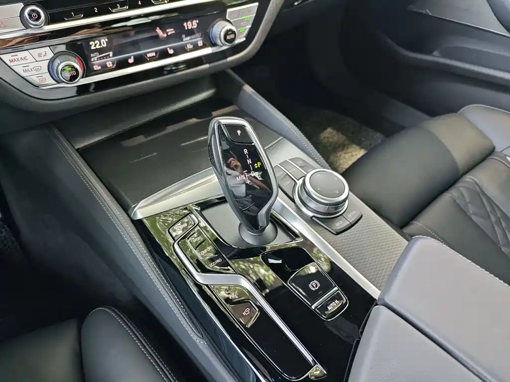 BMW 5 Series (Import) — миниатюра 15