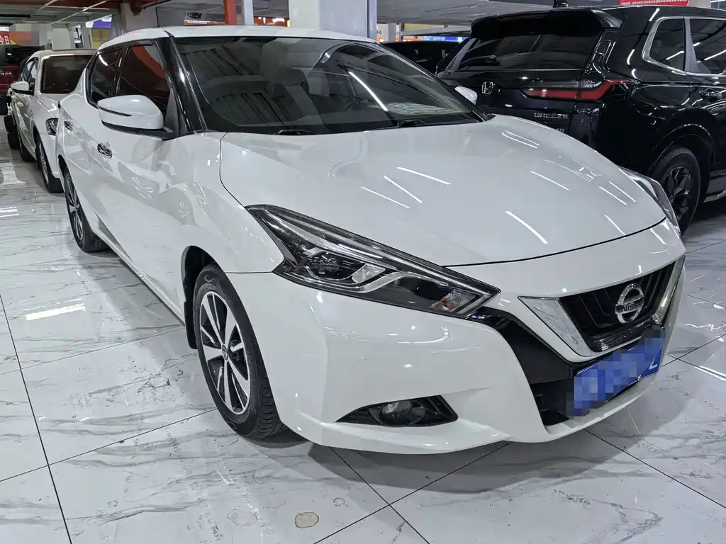 Nissan Bluebird — миниатюра 3