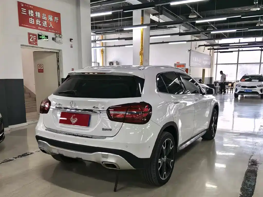 Mercedes-Benz GLA — миниатюра 9