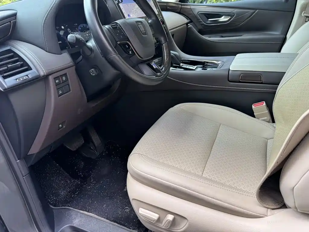 Toyota Vellfire — миниатюра 16