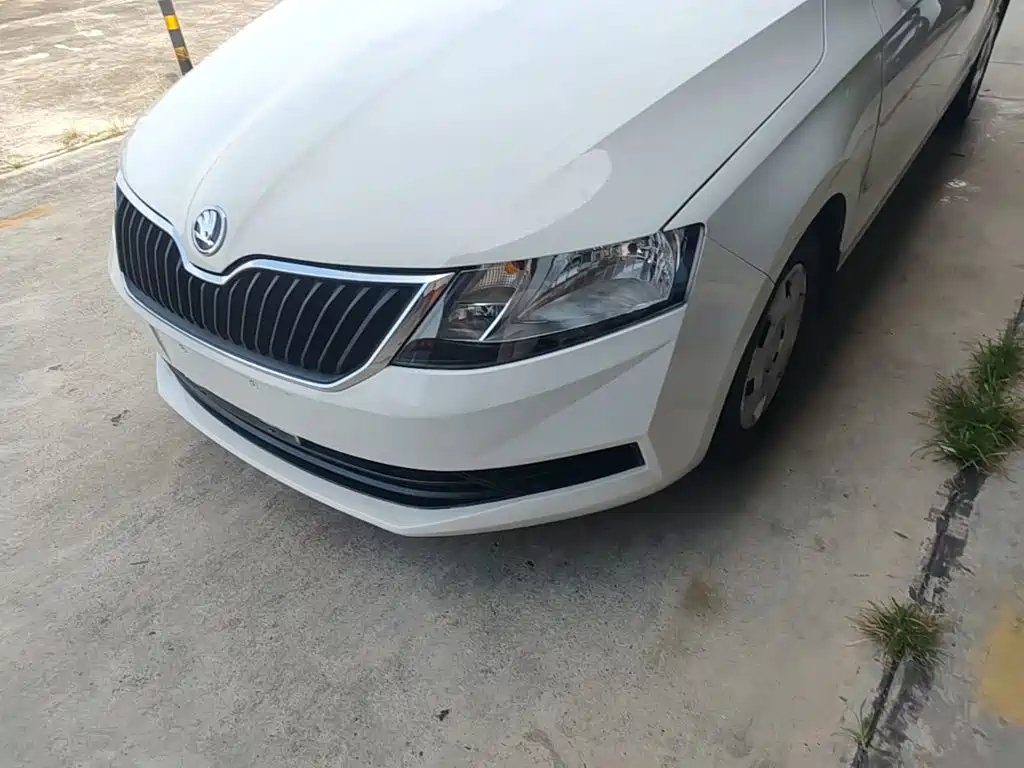 Skoda Rapid — миниатюра 24