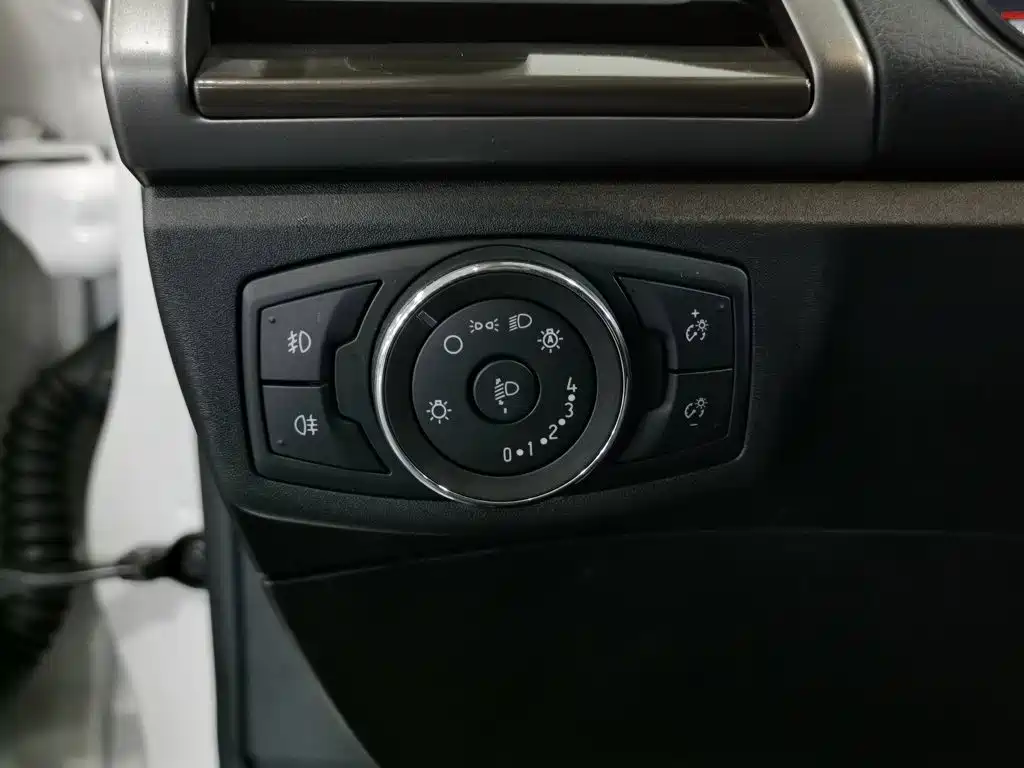 Ford Mondeo New Energy — миниатюра 21