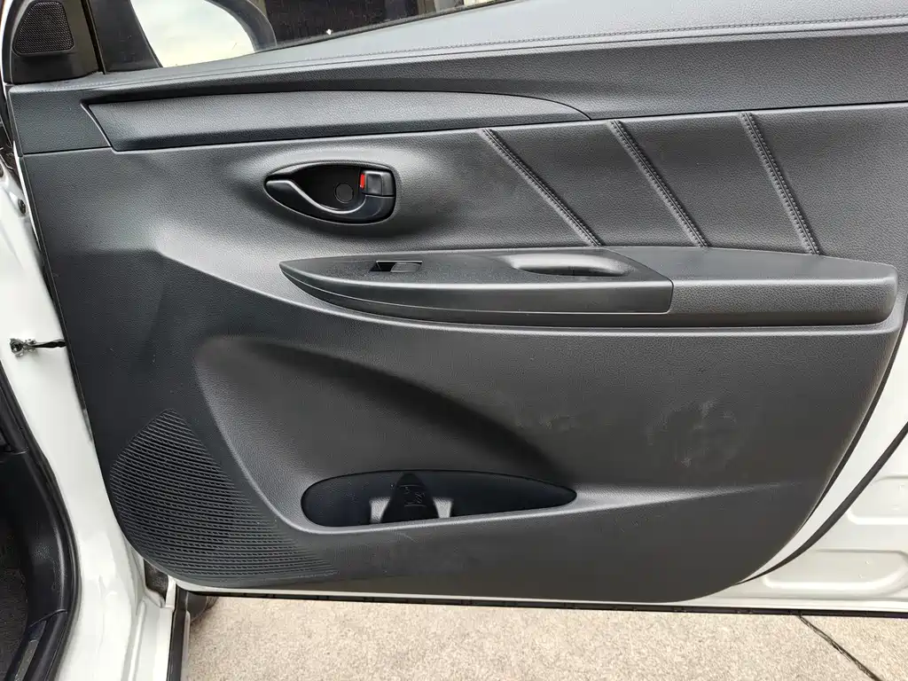 TOYOTA YARIS L ZHIXUAN