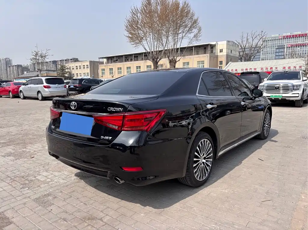TOYOTA CROWN
