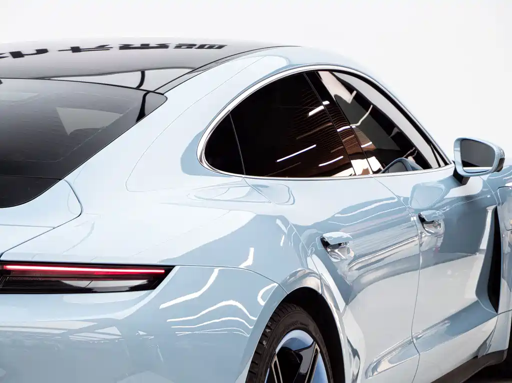 Porsche Taycan — миниатюра 5