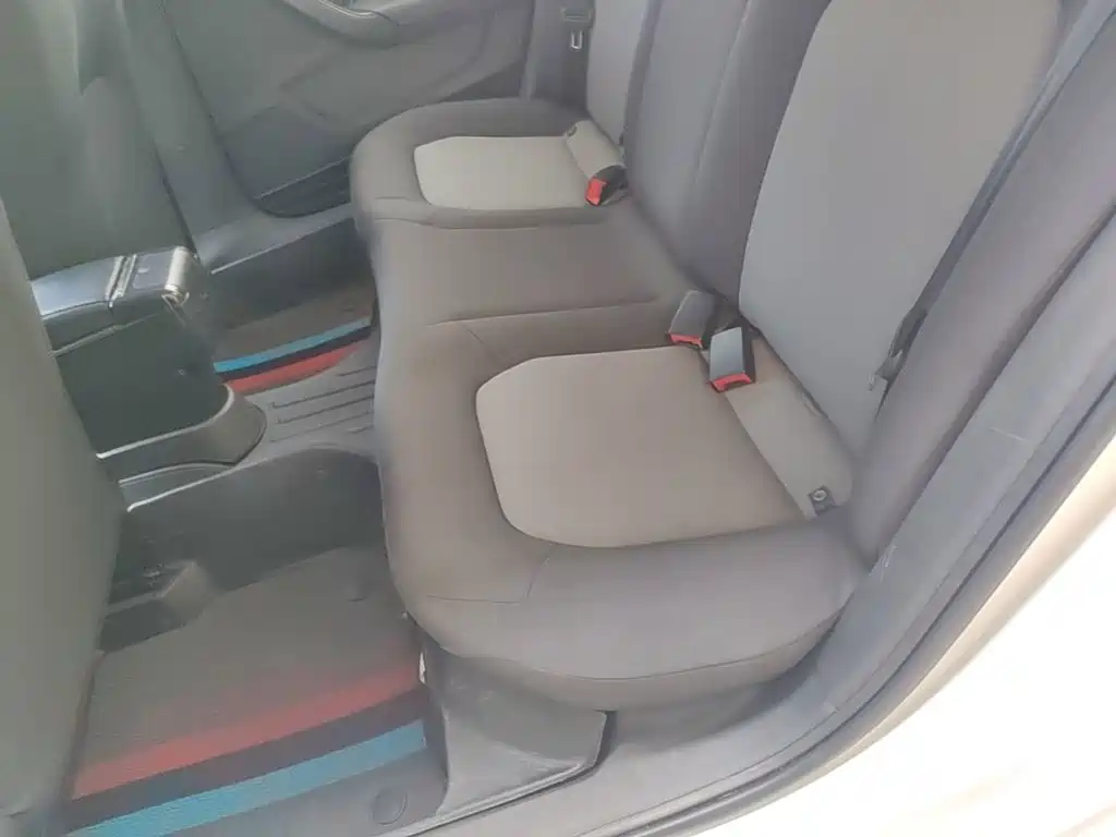 Skoda Rapid — миниатюра 17