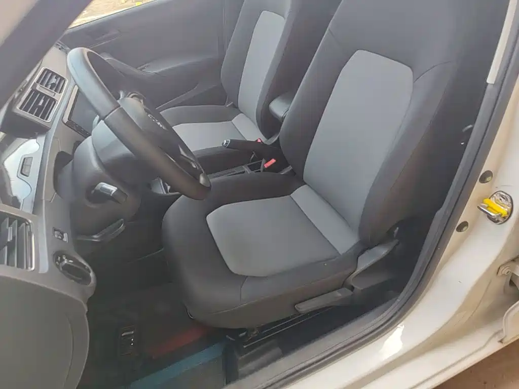 Skoda Rapid — миниатюра 15