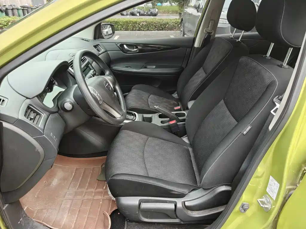 Nissan Tiida — миниатюра 7
