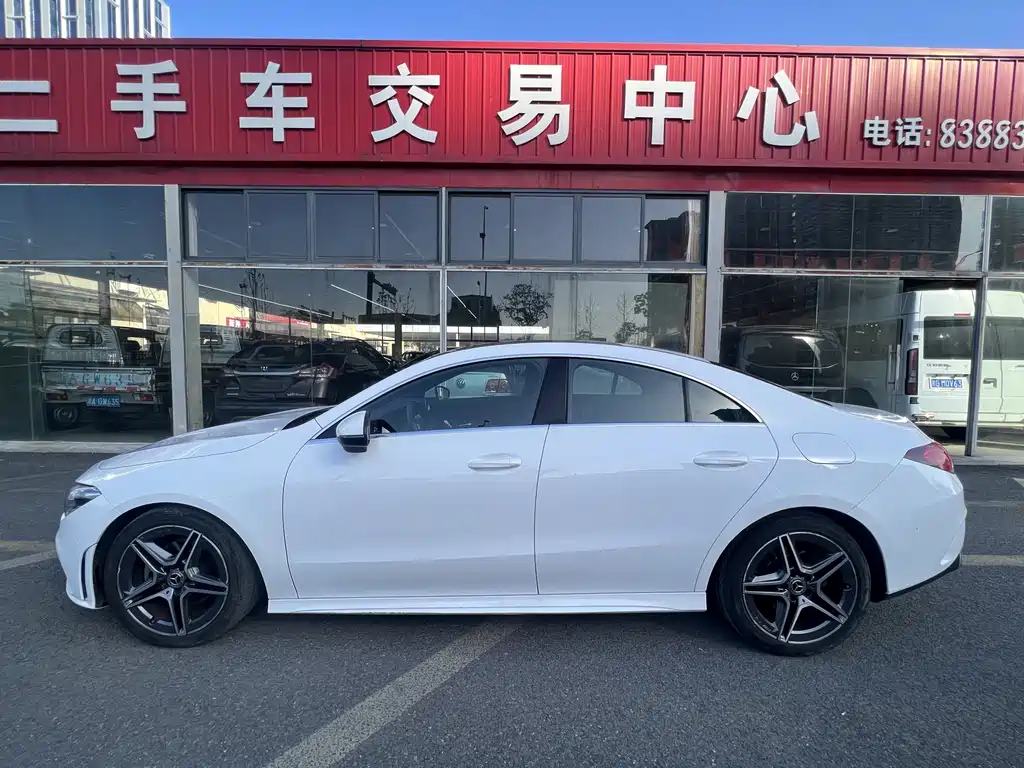 MERCEDES-BENZ CLA