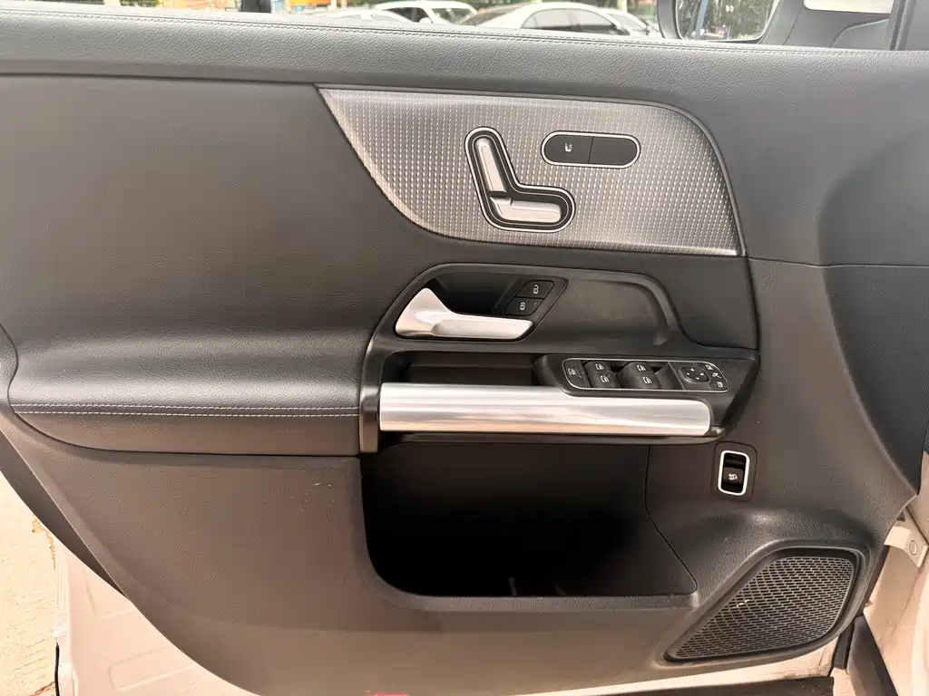 Mercedes-Benz EQA — миниатюра 9