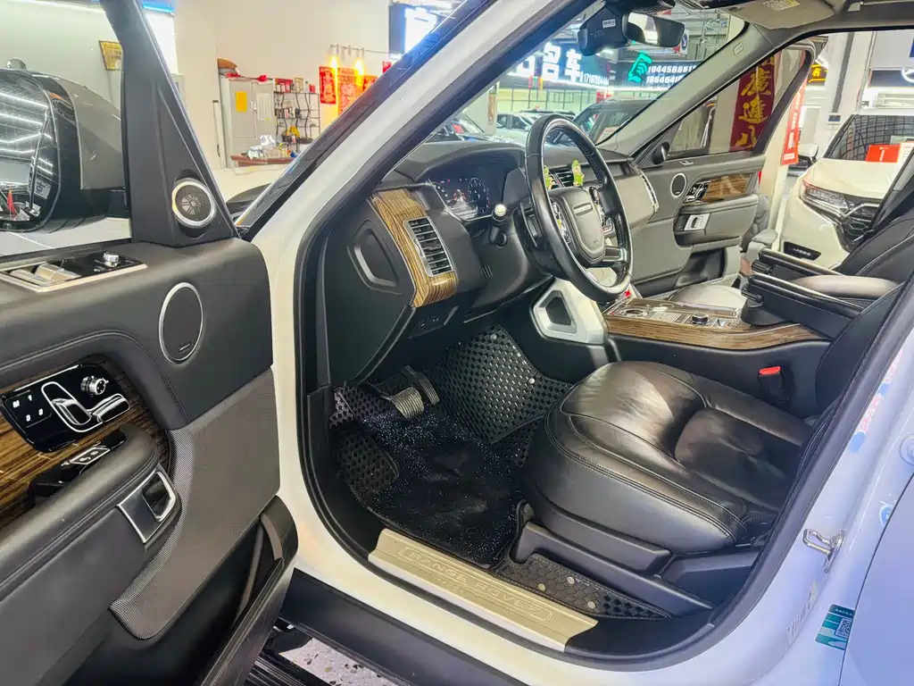 Land Rover Range Rover — миниатюра 3
