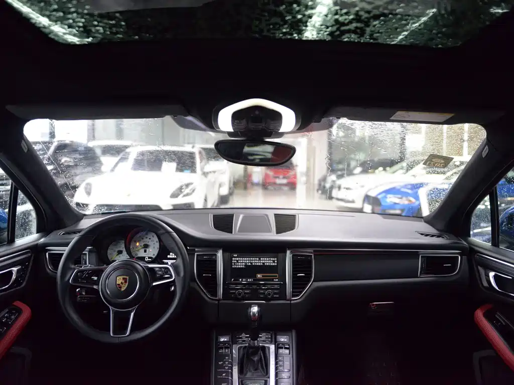 Porsche Macan — миниатюра 4