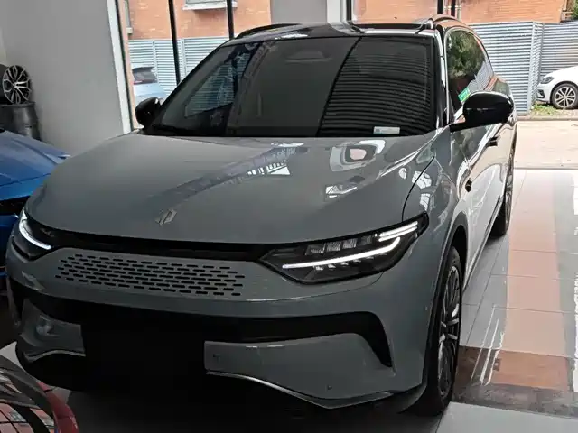 ZERO-RUNNING CAR ZERO RUN C11 2025