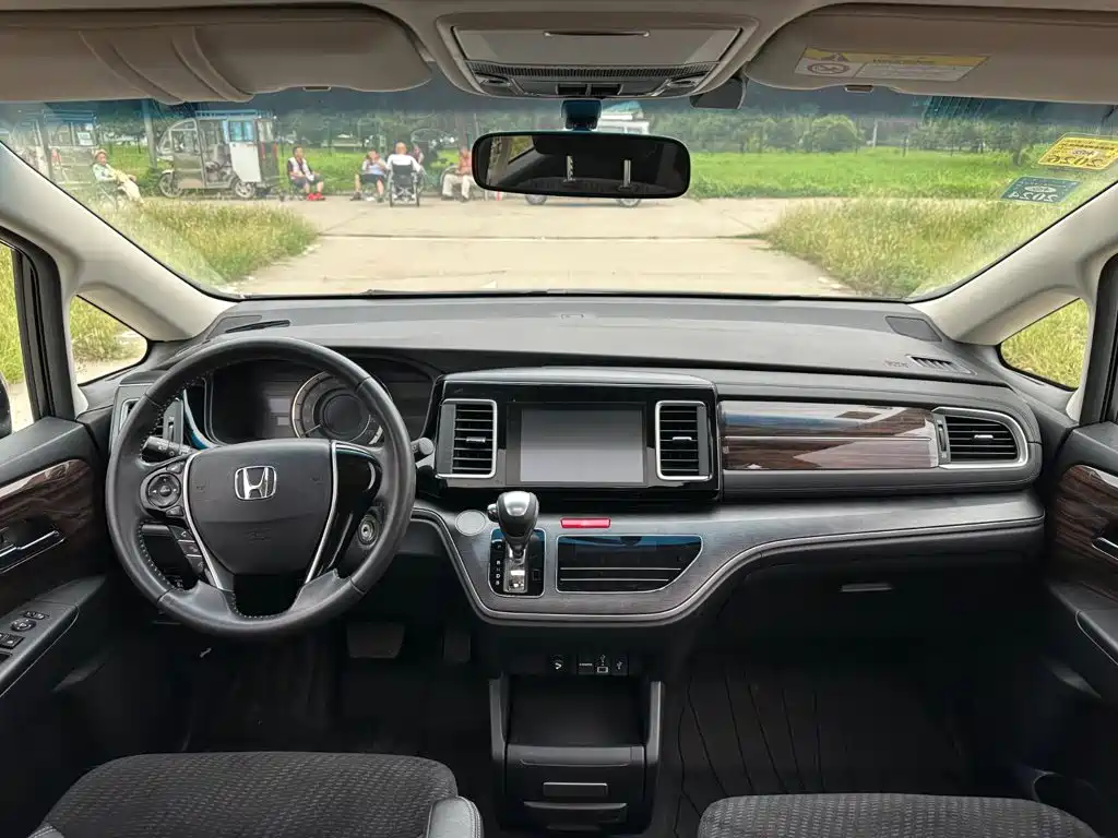 Honda Elysion — миниатюра 11