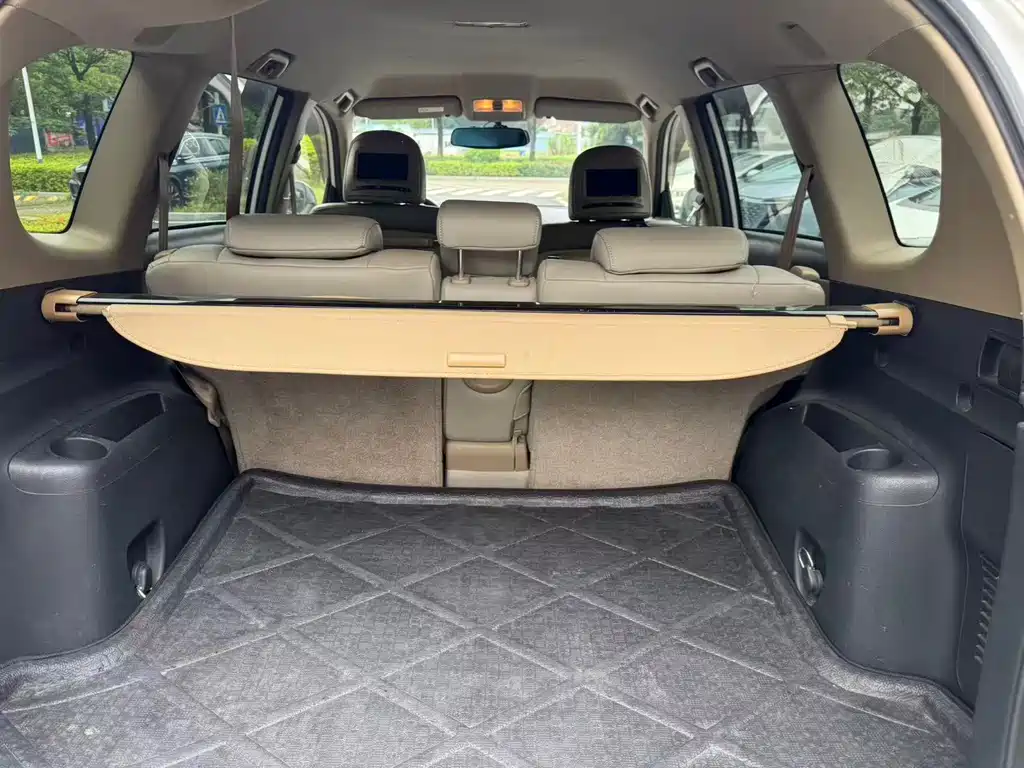 Toyota RAV4 — миниатюра 9