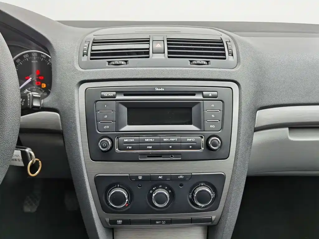 Skoda Octavia — миниатюра 12