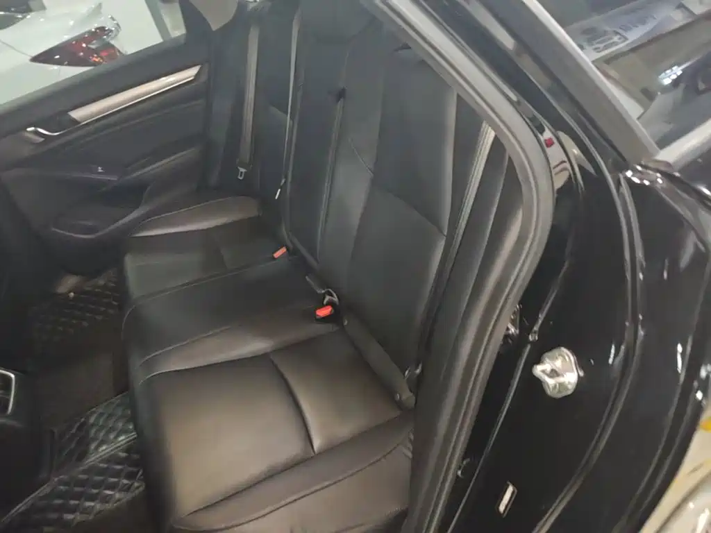 Honda Accord — миниатюра 17