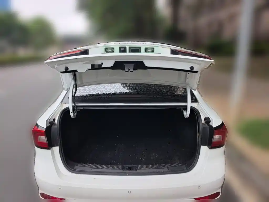 Roewe i5 — миниатюра 15