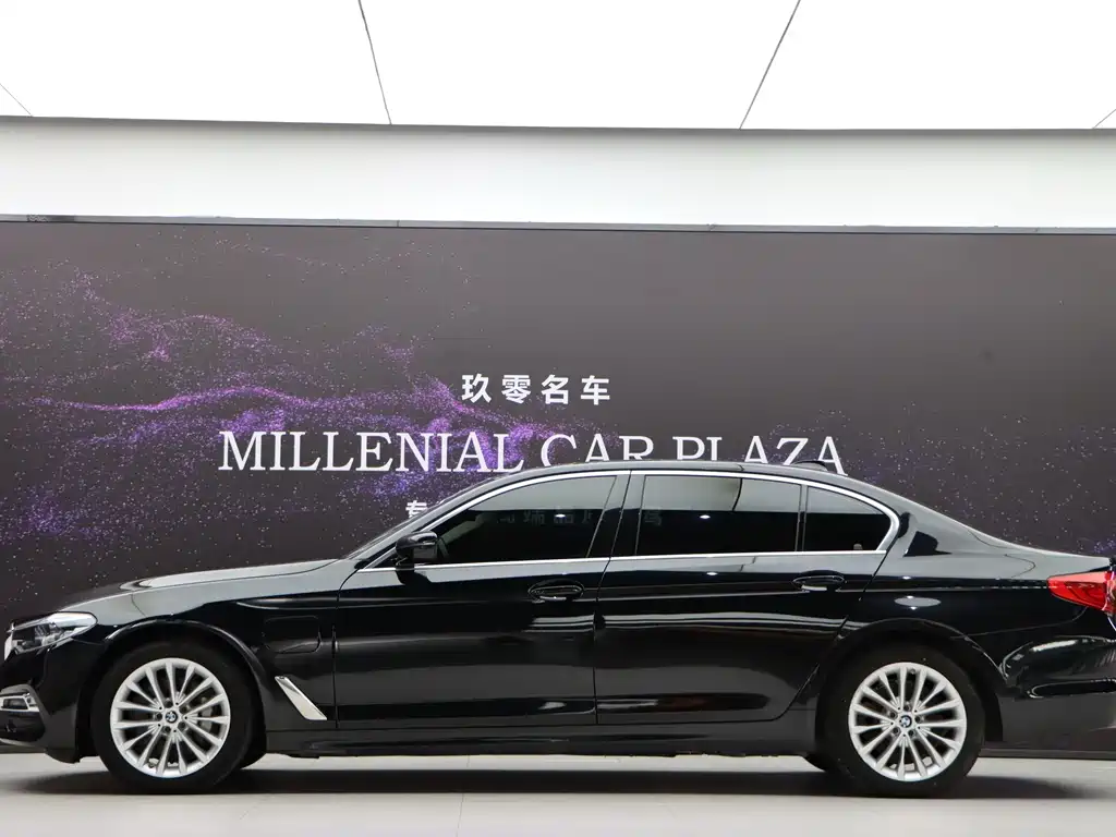 BMW 5 Series New Energy — миниатюра 25
