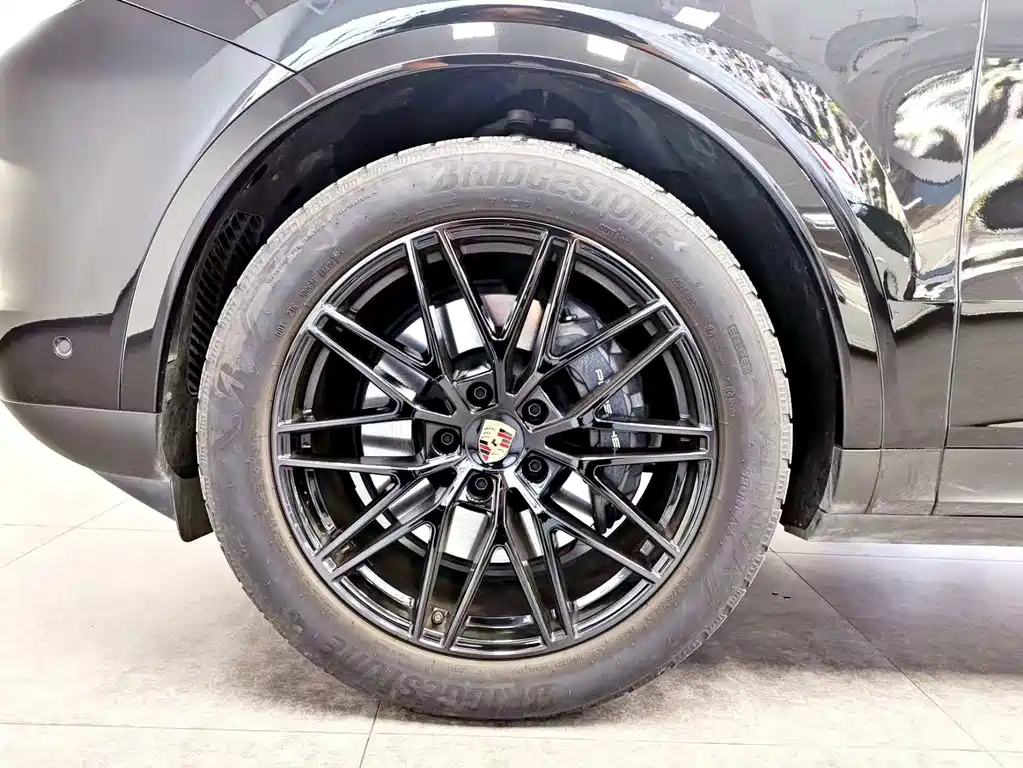 Porsche Cayenne — миниатюра 21