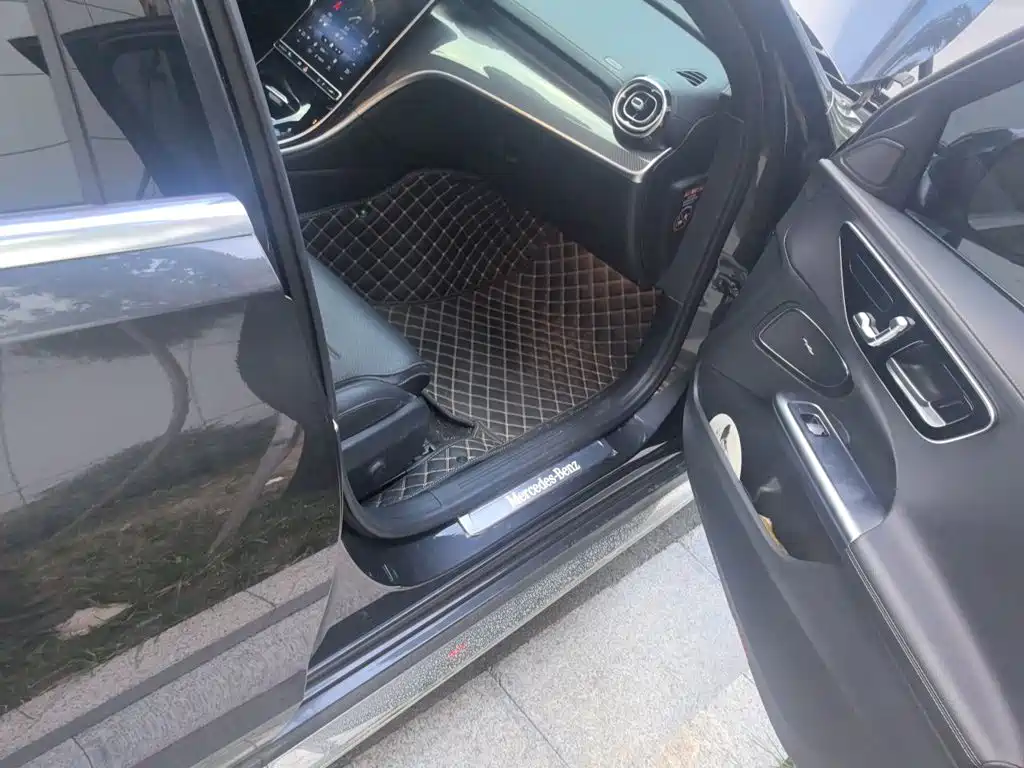 Mercedes-Benz C-Class — миниатюра 18