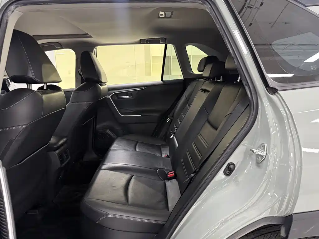 Toyota RAV4 — миниатюра 14