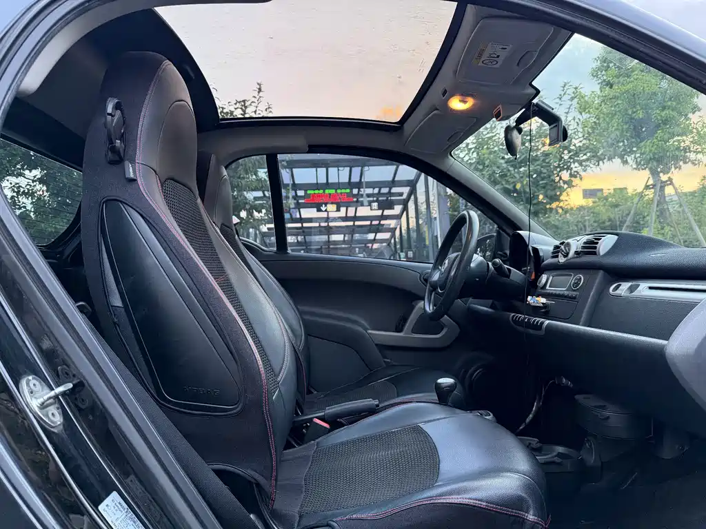 smart Smart Fortwo — миниатюра 9