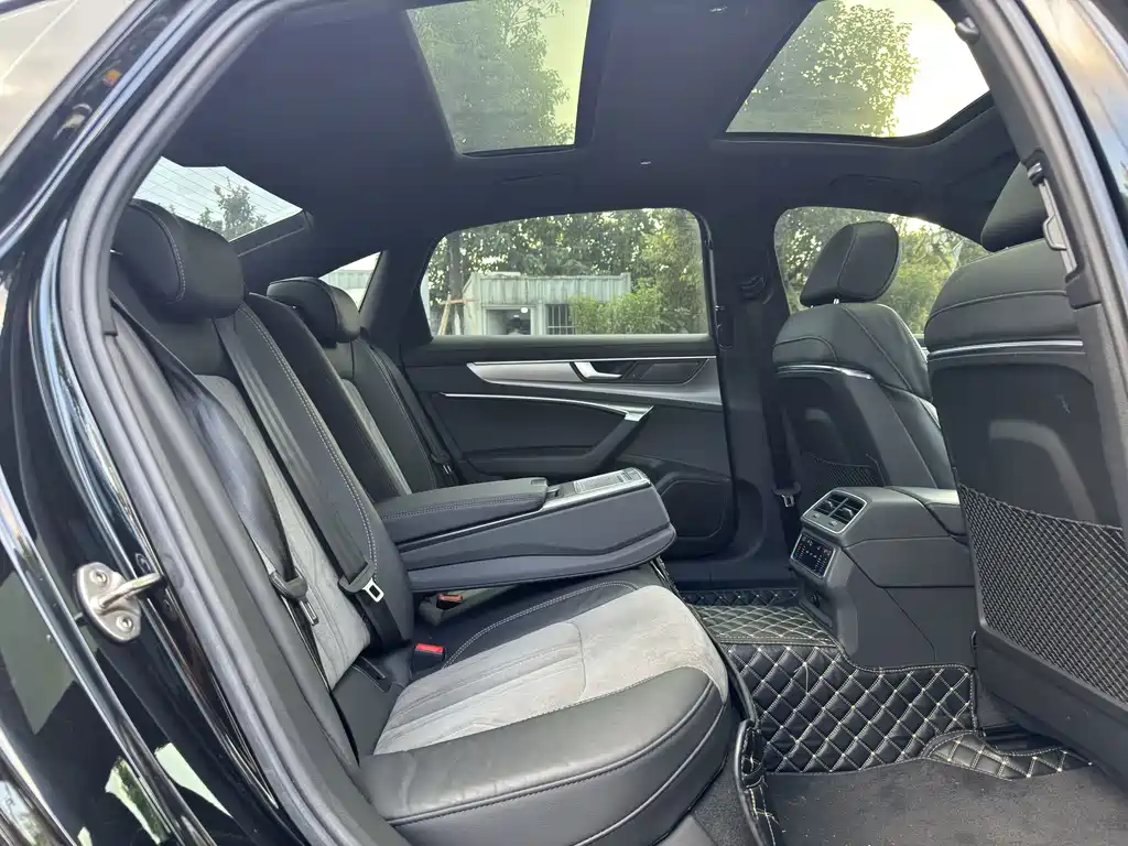 Audi A6L New Energy — миниатюра 11