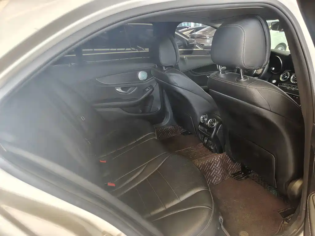 Mercedes-Benz C-Class — миниатюра 14