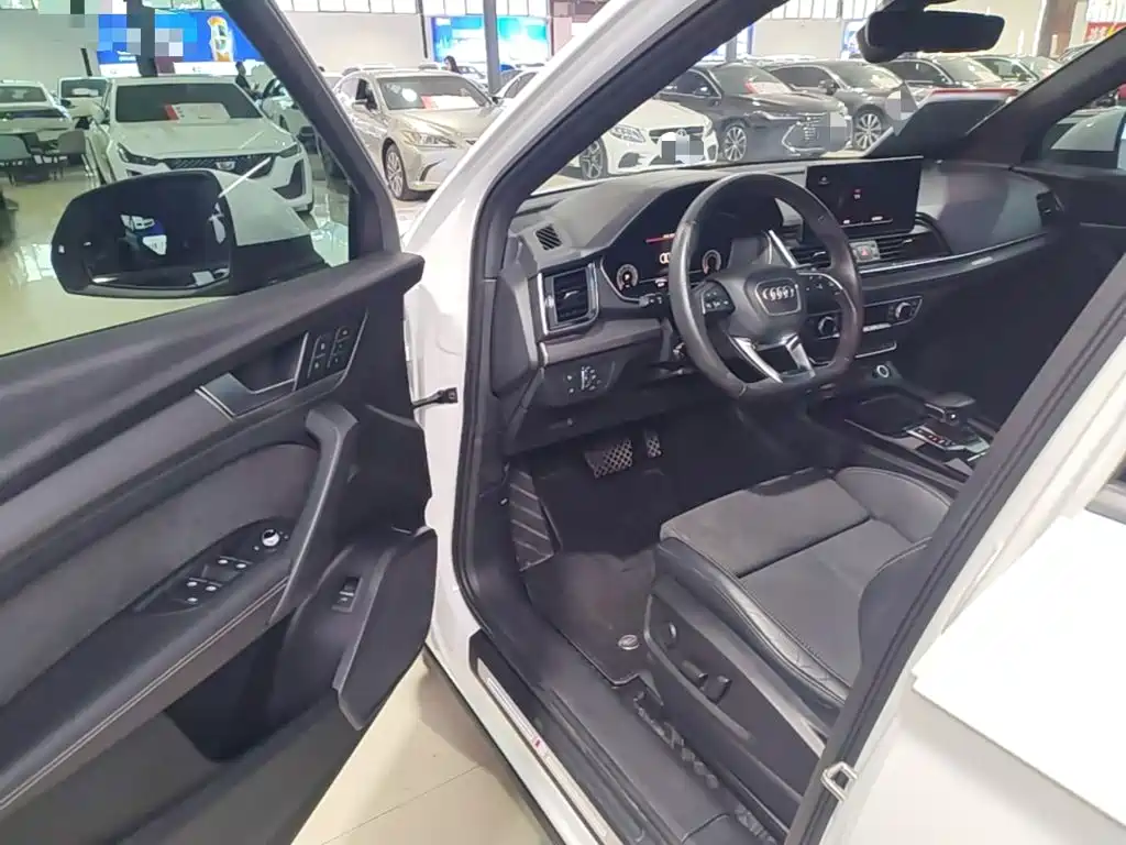 Audi Q5L Sportback — миниатюра 16