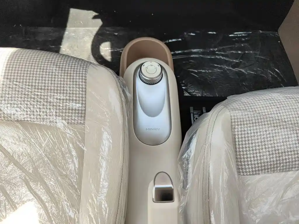 Wuling MINIEV — миниатюра 14