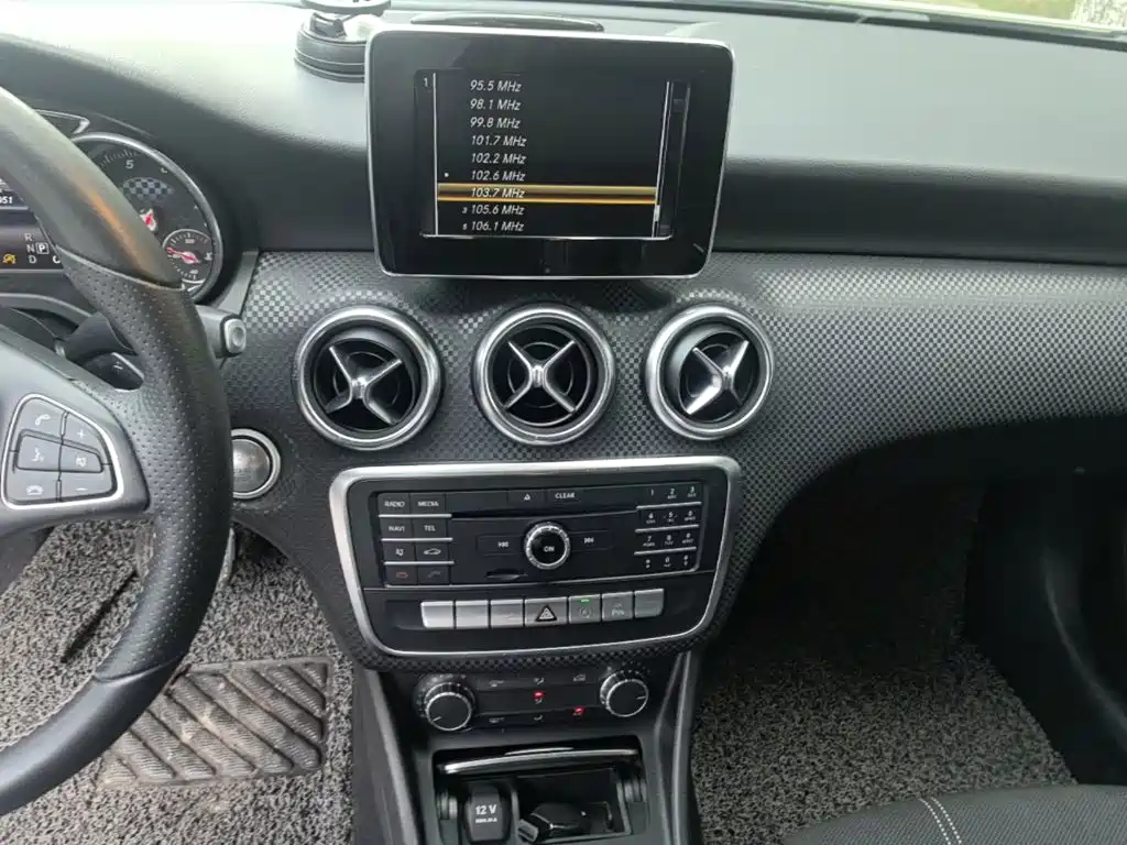 Mercedes-Benz A-Class (Import) — миниатюра 13