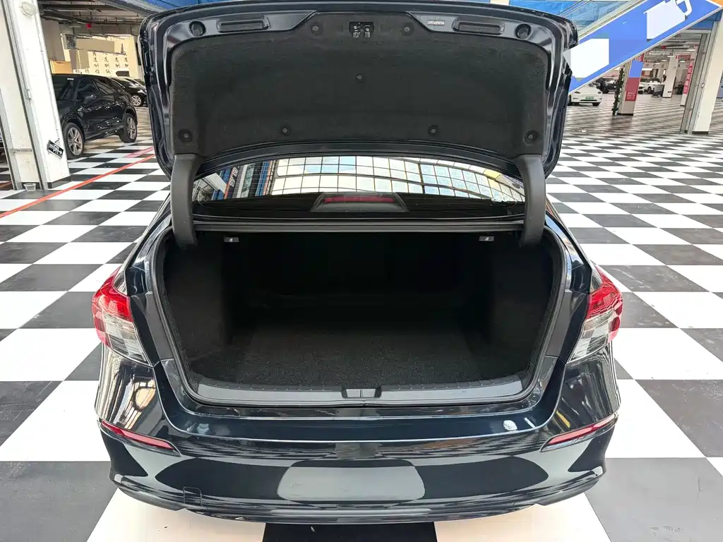 Honda Civic — миниатюра 16