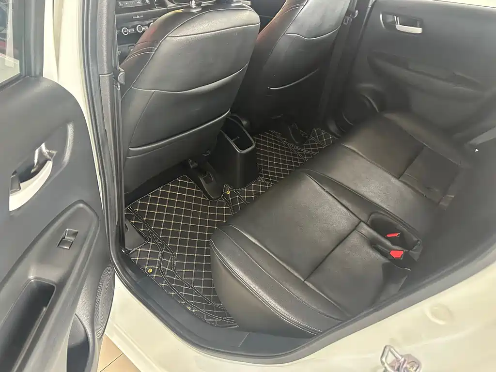 Honda Fit — миниатюра 6