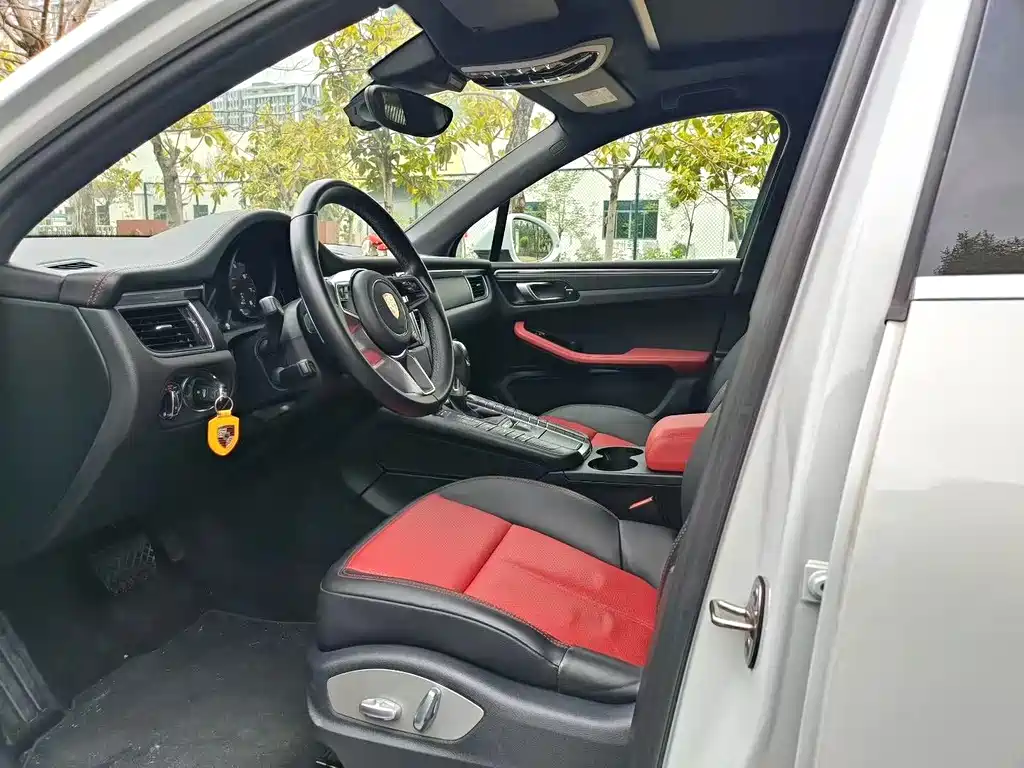 Porsche Macan — миниатюра 6