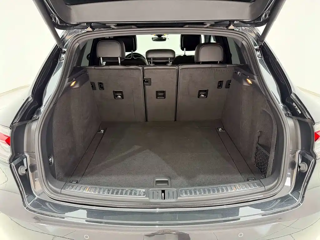 Porsche Macan — миниатюра 29