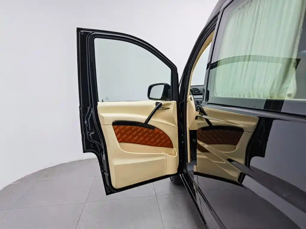 Mercedes-Benz Vito — миниатюра 14