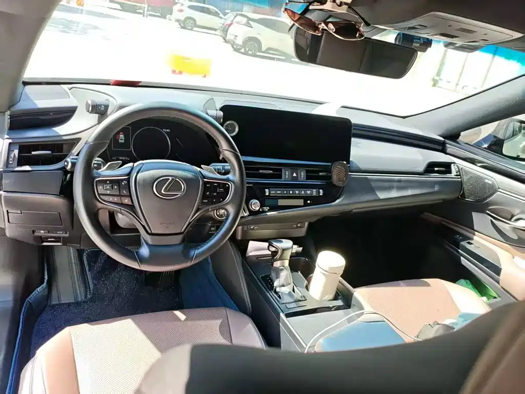 Lexus ES — миниатюра 5