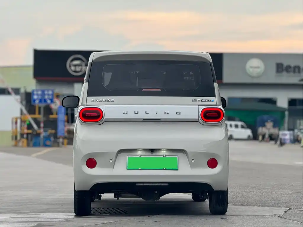 Wuling MINIEV — миниатюра 5