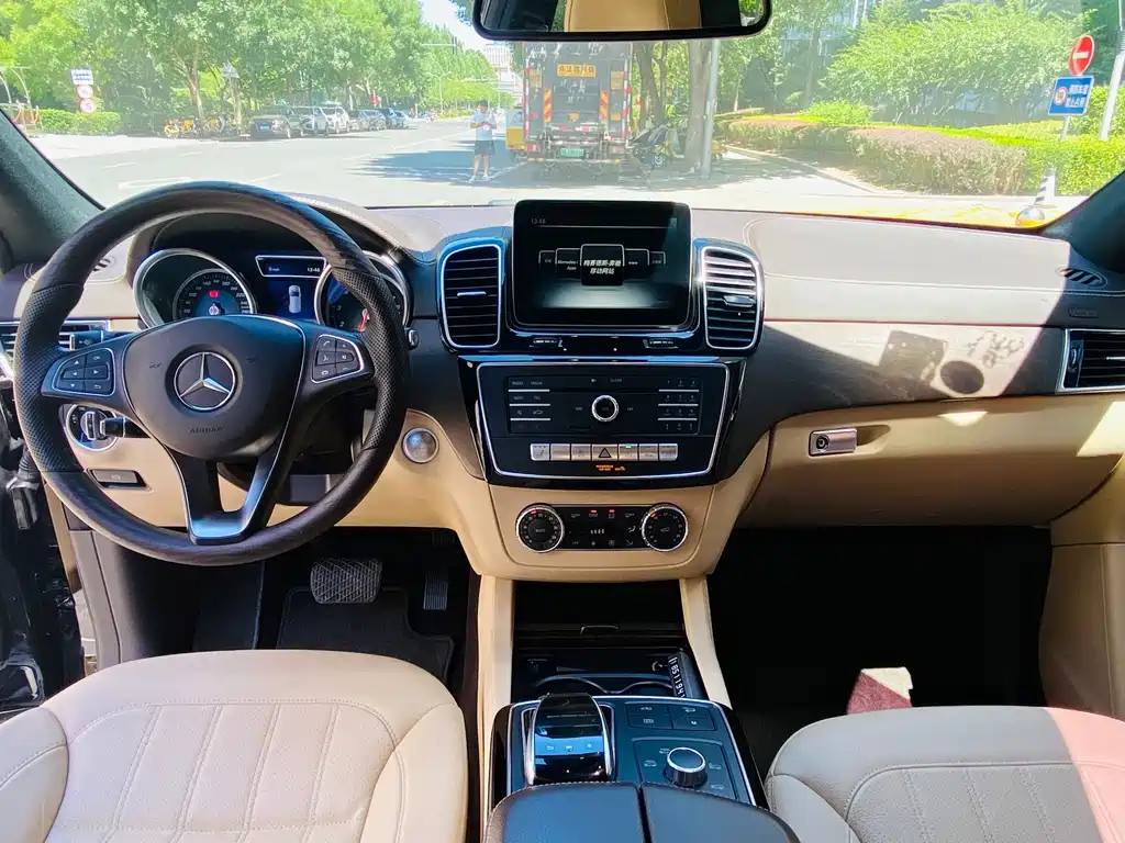 Mercedes-Benz GLE (Import) — миниатюра 6