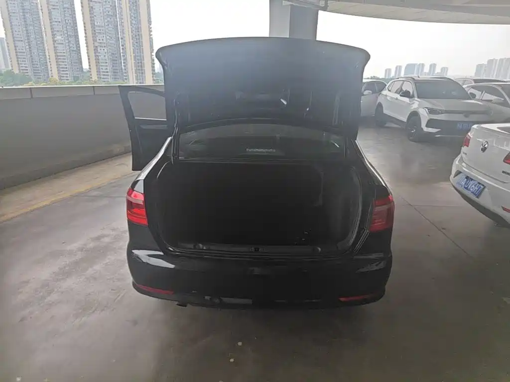 Volkswagen Lavida — миниатюра 15