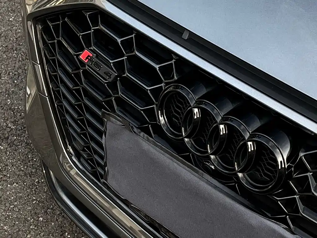 Audi RS 4 — миниатюра 10