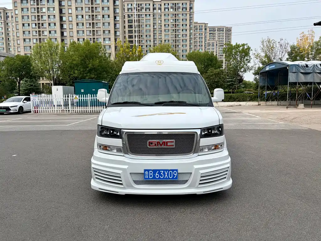 GMC Savana — миниатюра 2