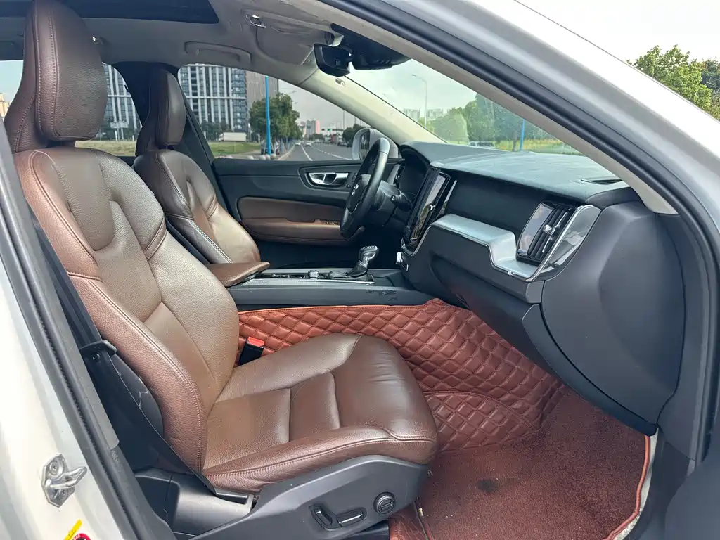 Volvo XC60 — миниатюра 17