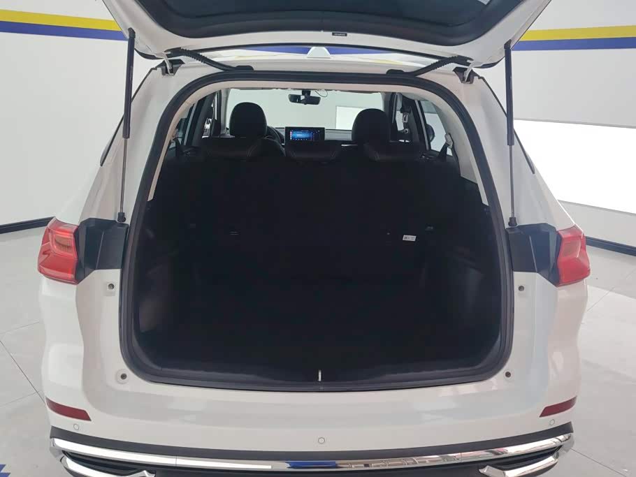 Haval Haval M6 1.5 л 2021 г. Белый, пробег 12800 км